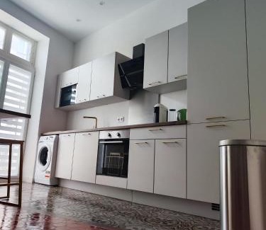 Beziers Apartment | Modern 3-Bedroom Apartment with Air Conditioning in Beziers