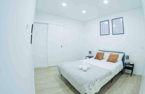 Moita Apartment | Modern Flat with Air-Con & Free Parking for Families