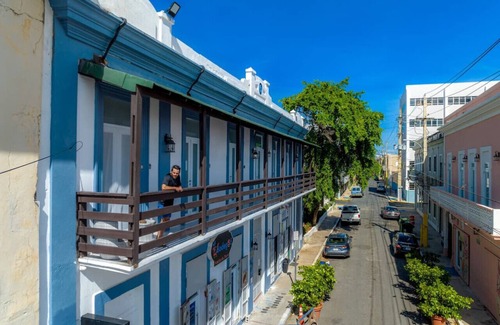 Puerta de Tierra Apartment | Bright and Modern Space near Forts and Nightlife