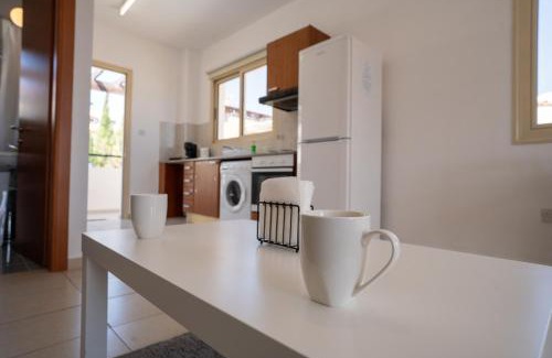 Peyia Town Apartment | Bright and Modern Studio with Poolside Relaxation and Fast WiFi
