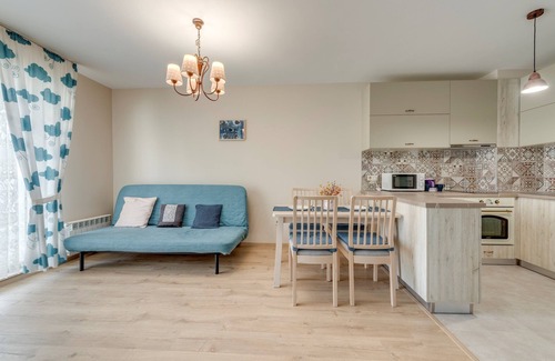 Oborishte Apartment | Bright Newly Refurbished Apartment with Restaurant and Kitchen