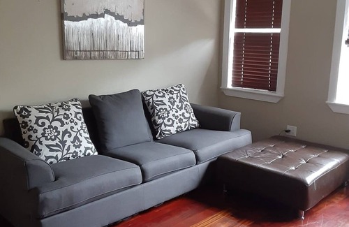 Brighton Beach Apartment | Bright and spacious 2 bed apartment in Brooklyn, NY