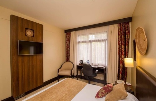 Nairobi Hotel | Bright and Spacious Room Ideal for Business Travelers w/Pool & Relaxing Spa