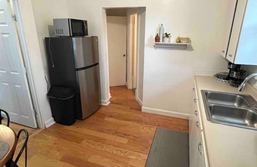 Des Moines Apartment | Bright Drake Apartment: Perfect for Families, Rated 10/10