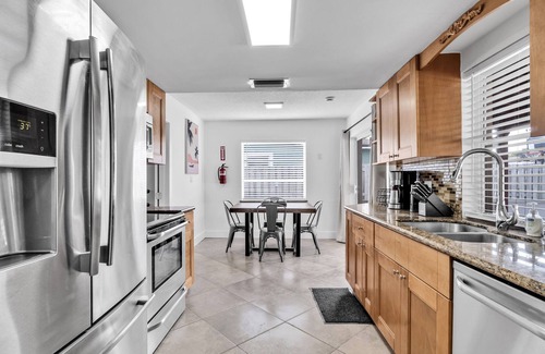 North Lauderdale House | Bright and Stylish 4BRs Home with Private Pool