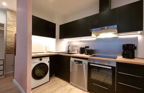 Schoeneberg Apartment | Stylish Apartment in Schöneberg with Spa and Breakfast