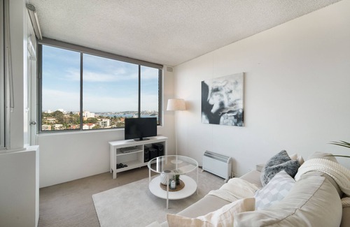 Neutral Bay Apartment | Bright and Inviting Studio Apartment with Pool Access