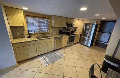 Portage Lakes House | Bright Home on Portage Lakes with Spa & Hot Tub Access