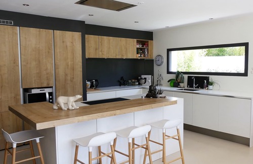 Aix-en-Provence House | Inviting House Near Aix: Tranquil Retreat with Pool