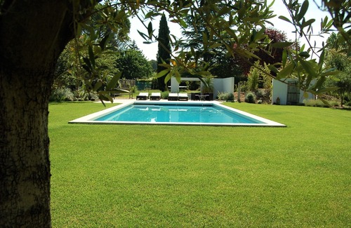 Aix-en-Provence House | Inviting House Near Aix: Tranquil Retreat with Pool