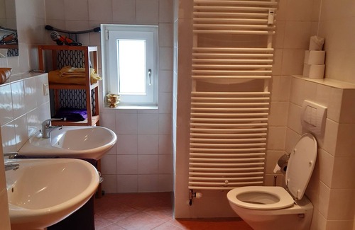 Gete Apartment | Bright Vacation Apartment with Pool, Spa & Pet Friendly