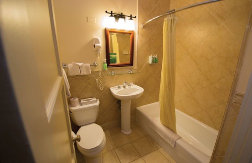 Grand Canyon Village Cabin | Explore Bright Angel Lodge – Ideal Stay Inside the Park
