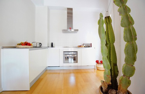 La Llotja-Born Apartment | Bright Apartment in Palma Old Town with Wifi and Balcony