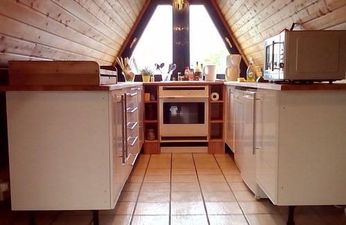 Burgaltendorf Apartment | Bright Loft-Style Apartment with Kitchen, Rated 9.4/10