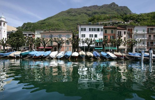 Campione d'Italia Apartment | Bright Apartment with Lake View & Balcony