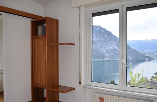 Campione d'Italia Apartment | Bright Apartment with Lake View & Balcony