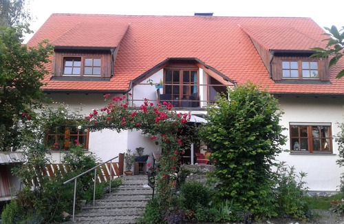 Unterwaldhausen Apartment | Inviting "In the Green" Apartment for 6-8 Near Lake Constance