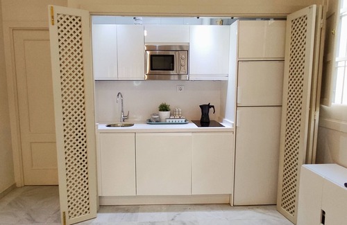La Florida Apartment | Bright Santa Cruz Apartment with Kitchen & Spa Amenities