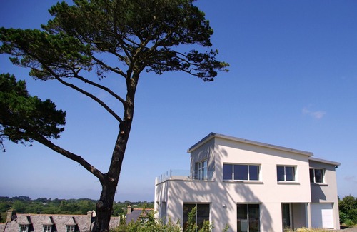 Pleumeur-Bodou Apartment | Oceanfront Apartment with Spa & Stunning Sea Views