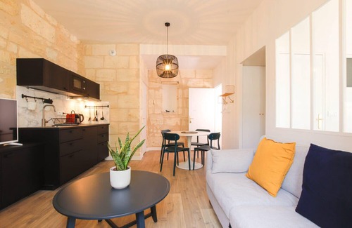 Bordeaux Sud Apartment | Bright Apartment in City Center with Spa & Family Amenities