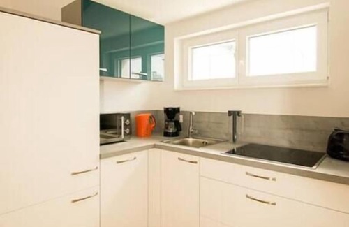 Margareten Apartment | Bright Apartment Naschmarkt: Family-Friendly & Accessible Stay