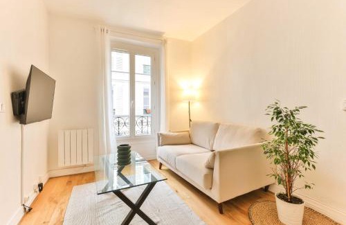 Clignancourt Apartment | Cozy Apartment Steps from Sacré Coeur in Paris