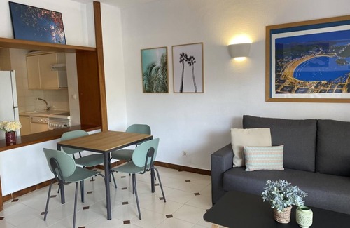 Golden Mile Apartment | Inviting Beachside Apartment with Large Terrace & Pool