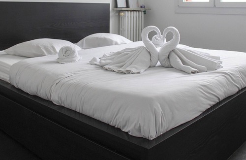 Romainville Apartment | Bright Apartment in Romainville: Family & Wheelchair Access
