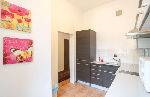 Josefstadt Apartment | Bright 2-Bedroom Apartment with Pet-Friendly Amenities