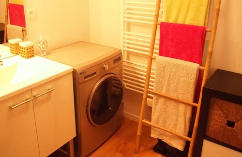 Sene Apartment | Bright Garden Apartment - Perfect for Families and Pets