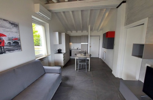 Villanuova sul Clisi Apartment | Bright Apartment with Pool and Breathtaking Views, 10/10 Rating