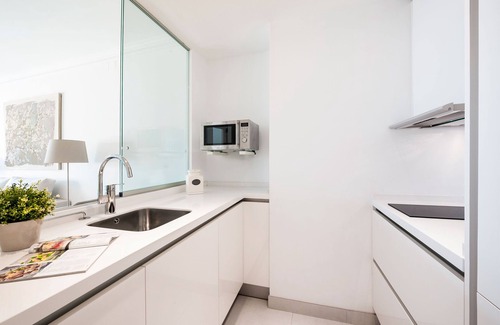 Encarnacion-Regina Apartment | Modern Apartment Near Metrosol with Spa & Breakfast