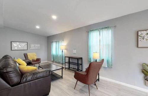 Dupont House | Bright basement unit with large yard and sunroom