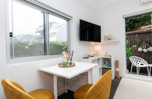 North Bondi Apartment | Bright Beachfront Studio with Terrace and Ocean Views