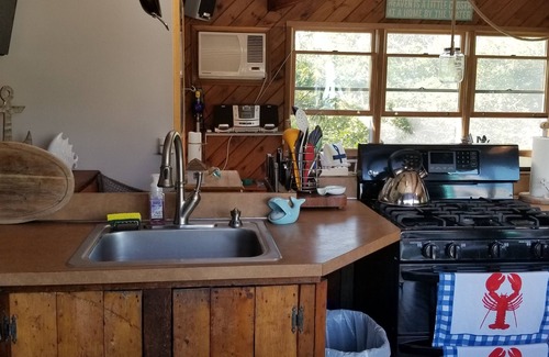 Davis Park House | Cozy 4 Bedroom Beach House with Ocean View in Davis Park