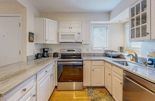 Kiawah Island Villa | Pet-Friendly Retreat with Ocean View & Screened Porch