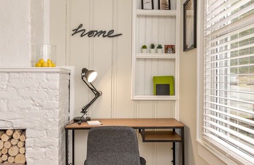 Winston - Salem House | Bright & Breezy Retreat near UNCSA & Downtown - 10/10 Rated