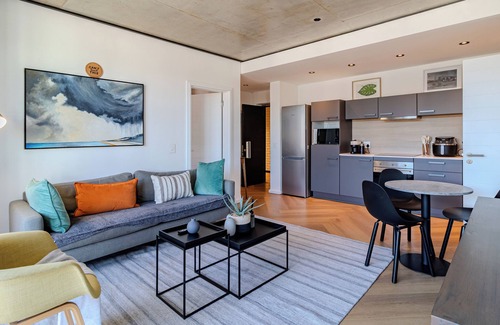 Century City Apartment | Bright & Calm Century City Base, Balcony Views,luxury 2 bed, work and play