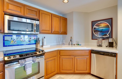 Avalon Condo | Inviting Catalina Island Condo with Ocean Views & Pool