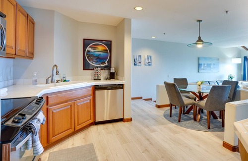 Avalon Condo | Inviting Catalina Island Condo with Ocean Views & Pool