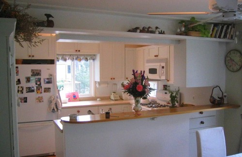 Island Heights Cottage | Bright River-Front Cottage: Guest Rated 10/10 with Spa