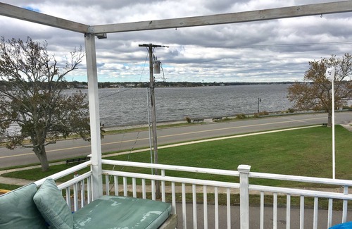 Island Heights Cottage | Bright River-Front Cottage: Guest Rated 10/10 with Spa