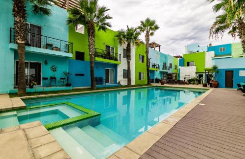 La Joya Apartment | Pet-Friendly Bright Chick Condo with Ocean Views & Pool