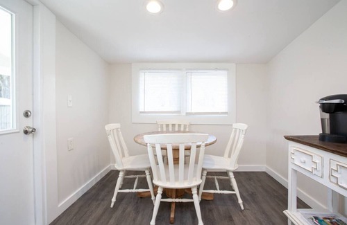 Palm Harbor Cottage | Coastal Cottage in Ozona: Pet Friendly with Ocean Views