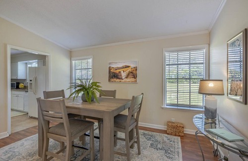 Edgewater House | Bright House with Resort Access and Top 10/10 Guest Rating