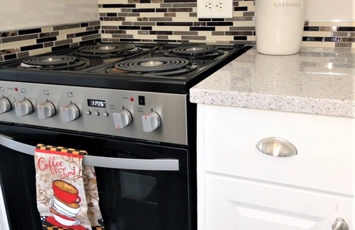 Marlwood Acre Apartment | Bright & Clean 1BR Pet Friendly Retreat with EV Charging