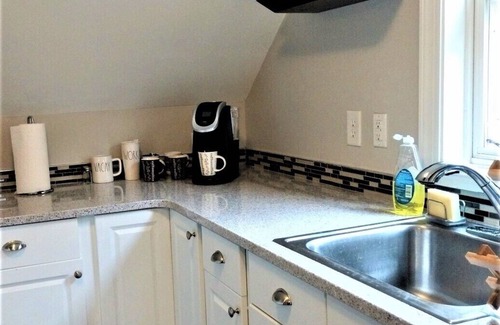 Marlwood Acre Apartment | Bright & Clean 1BR Pet Friendly Retreat with EV Charging