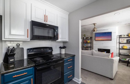 High Point House | Vibrant Home Near Market & HPU with Lake Views