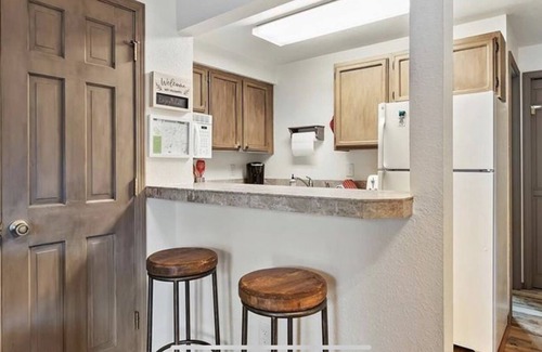 McCall Condo | Cozy Condo with Fireplace & Free WiFi Near All Attractions