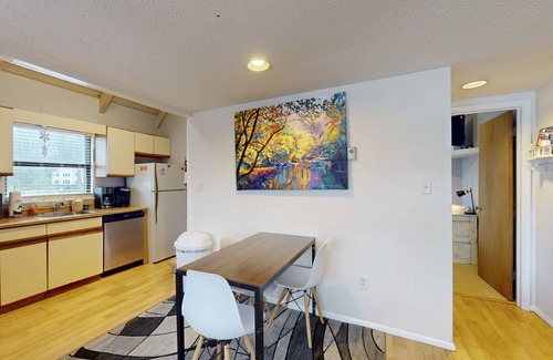 Thayerville Condo | Inviting Condo with Deep Creek Lake Views and Fireplace